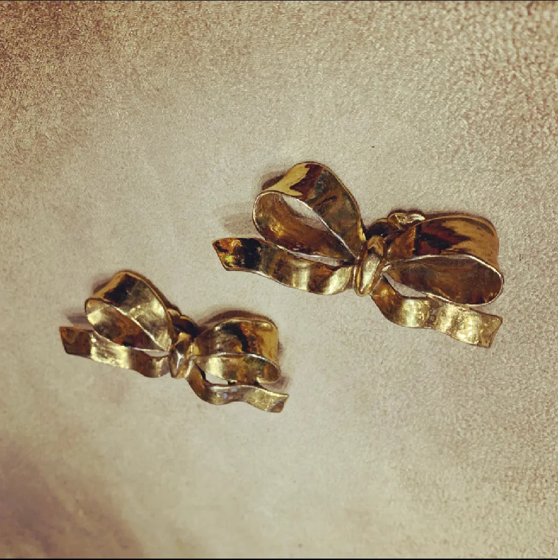 Ladies Earrings Maxi -Yves Saint Laurent gold bow earrings