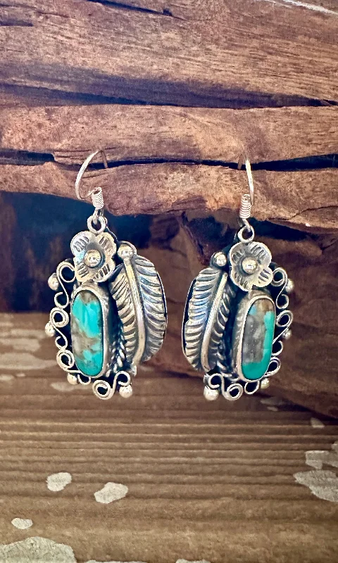 Ladies Earrings Swinging -DINE’H NATIVE ARTS Turquoise Leaf Earrings