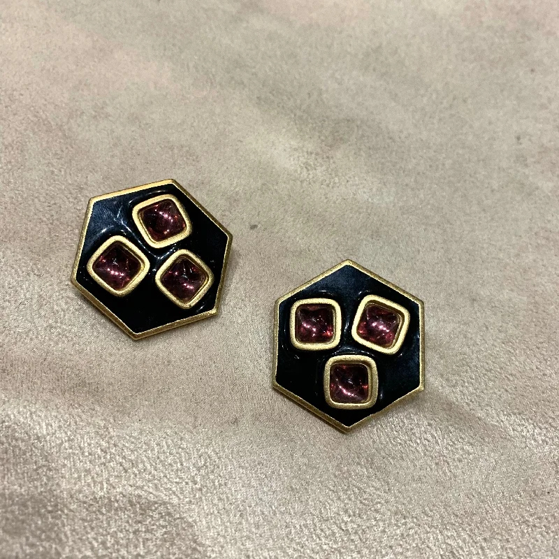 Ladies Earrings Farmhouse -Yves Saint Laurent Clip On earrings in black and purple