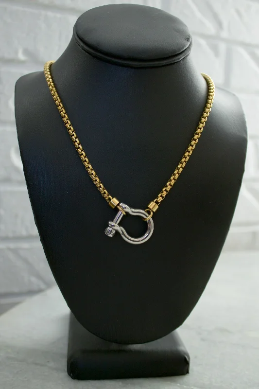 Pendant necklaces for women-18K Off the Grid Necklace