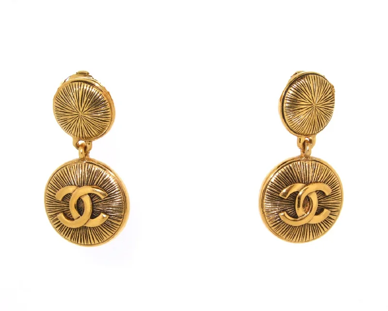 Ladies Earrings Avant Garde -Vintage Chanel Earrings CC Logo gold drop 1980s