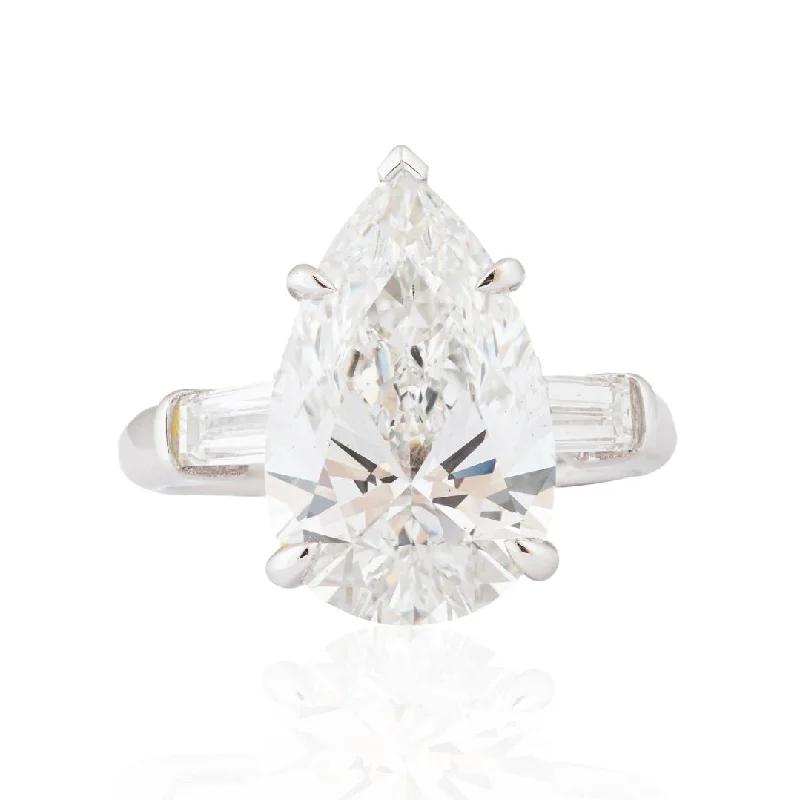 Antique rings for women-Pear Shaped Diamond Ring