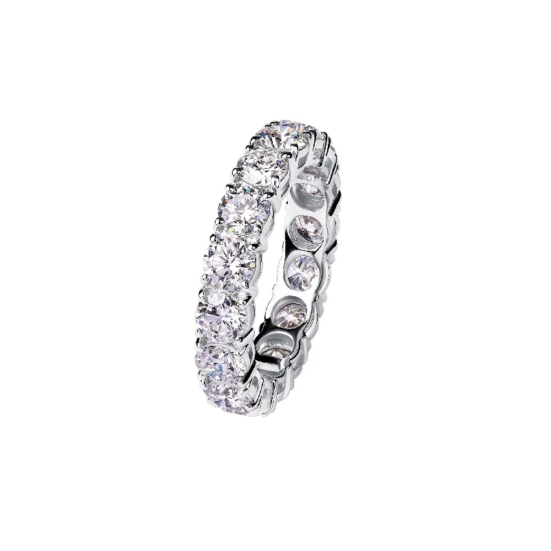 Fashionable rings for women-Classic Round Diamond Ring